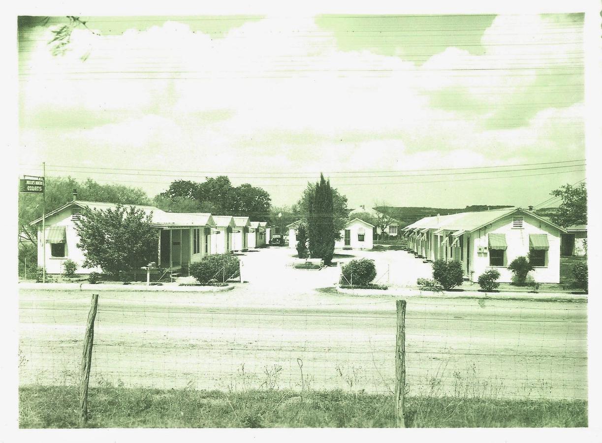 Hotel Kitsmiller On Main Fredericksburg Exterior photo